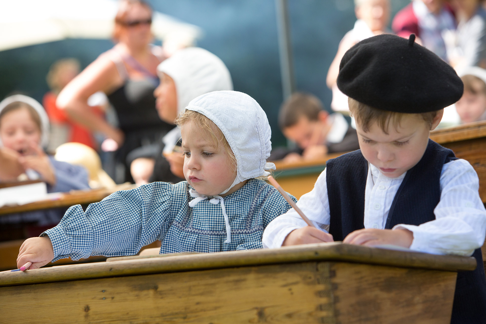 enfants-fete-village-tradition-megeve