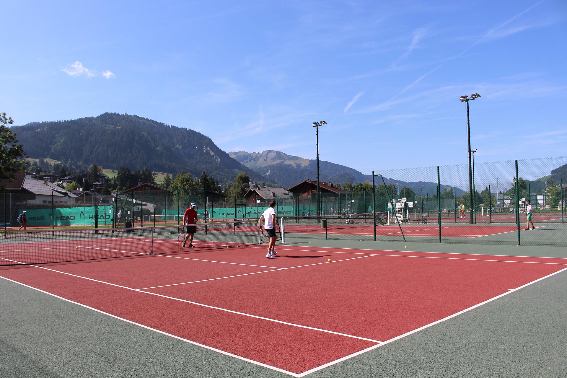 court-tennis-exterieur-megeve-haute-savoie_01